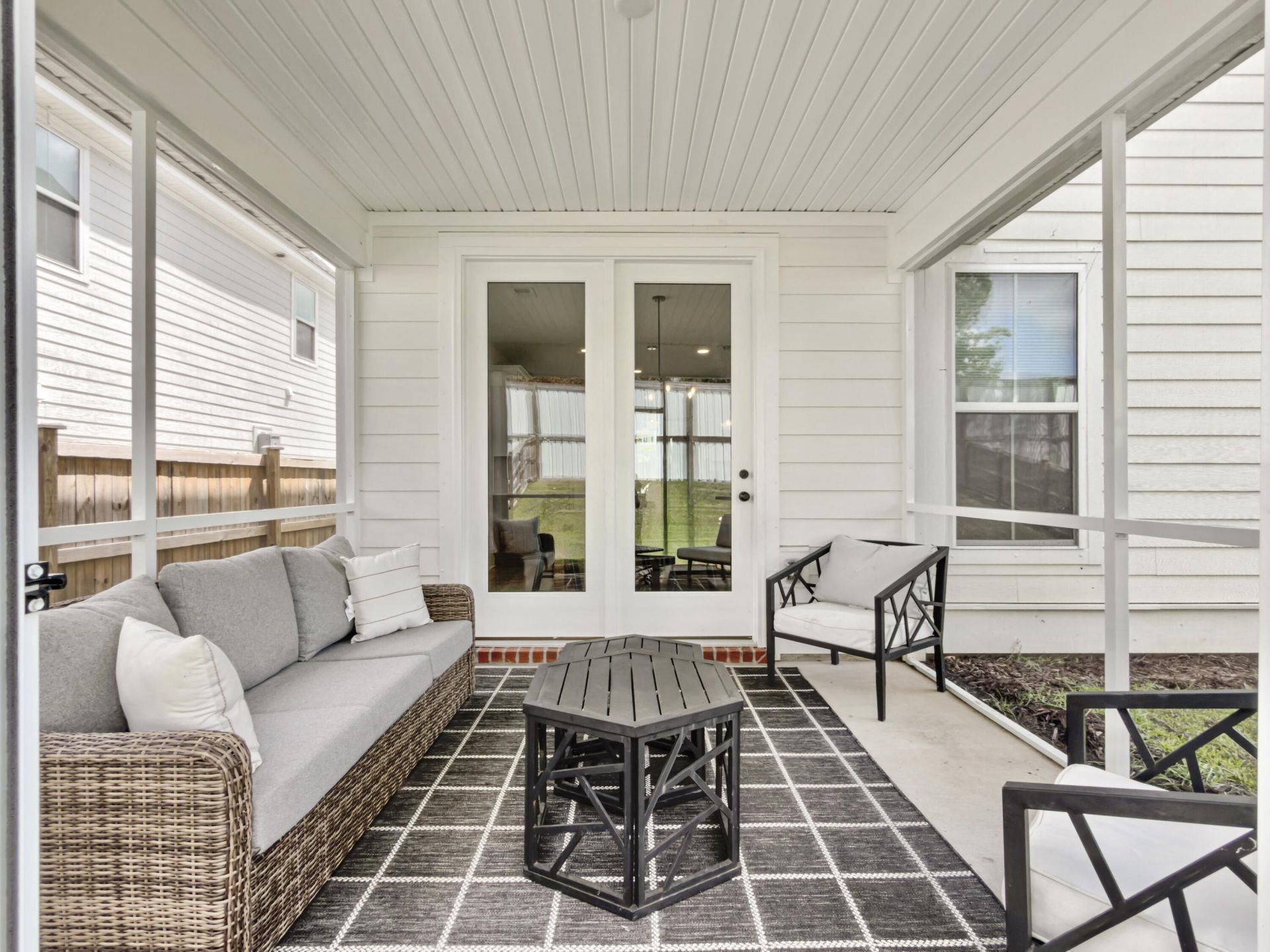 460 Eagleview Drive Photo 29