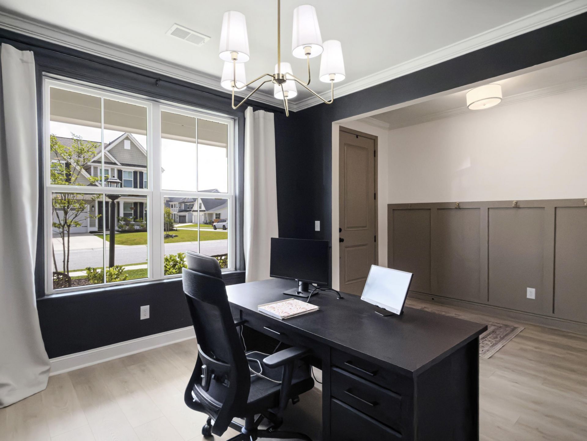 460 Eagleview Drive Photo 4