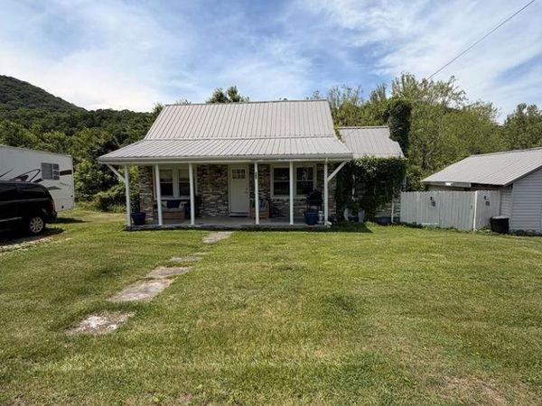 385 ORCHARD ADDITION, PETERSTOWN, WV 24963