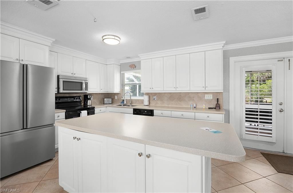 1012 Wyomi Dr, Fort Myers, FL 33919 Photo
