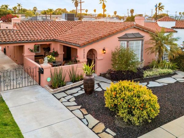 3925 S Norton Avenue, Los Angeles, CA 90008