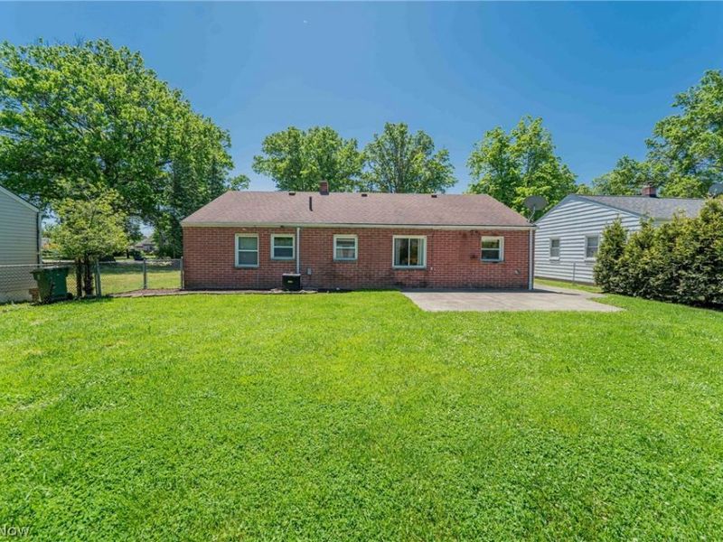 34429 Beach Park Drive, Eastlake, OH 44095 Photo 10
