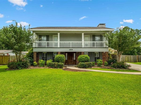 1909 Wilmax Street , Lake Charles, LA 70605