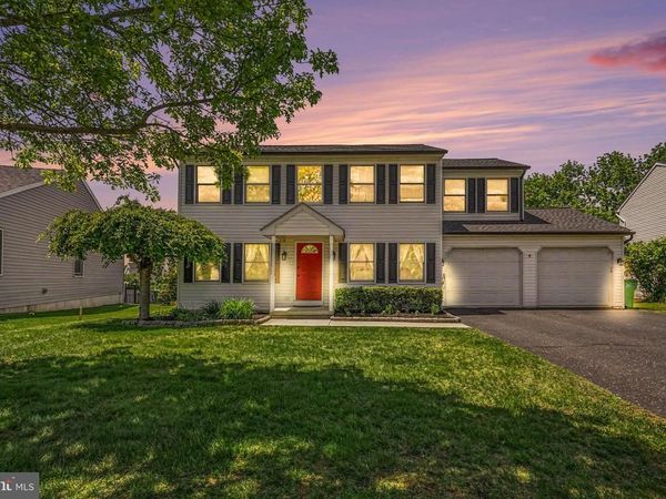 793 HUNTER DRIVE, PENNSBURG, PA 18073