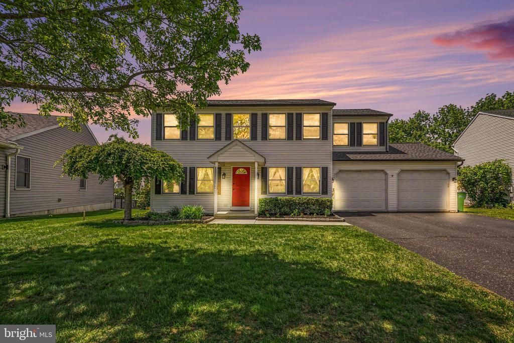 793 HUNTER DRIVE, PENNSBURG, PA 18073