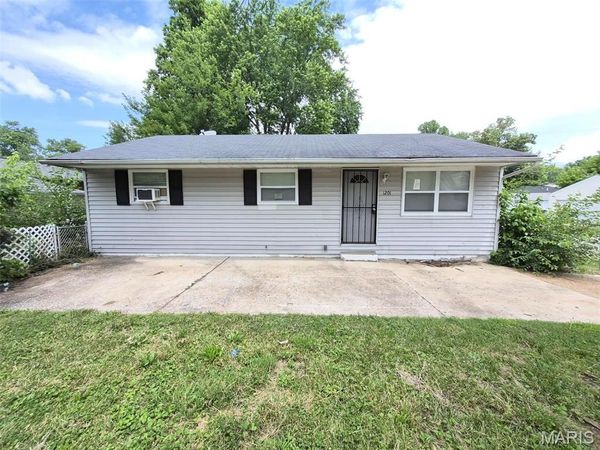 1201 June Avenue , St Louis, MO 63138