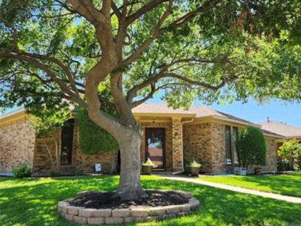 2112 Hunters Ridge, Carrollton, TX 75006