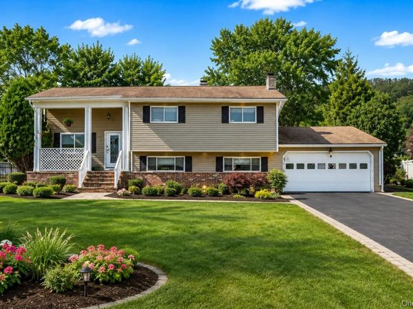 46 Merriewold Lane N, Monroe, NY 10950
