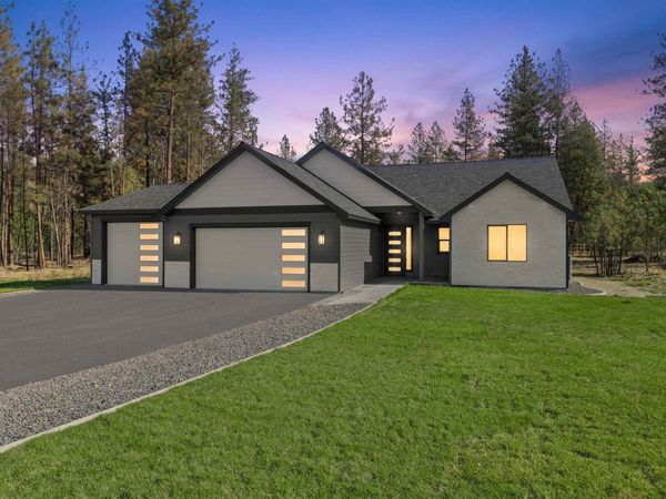6563 Kate Dr, Nine Mile Falls, WA 99026