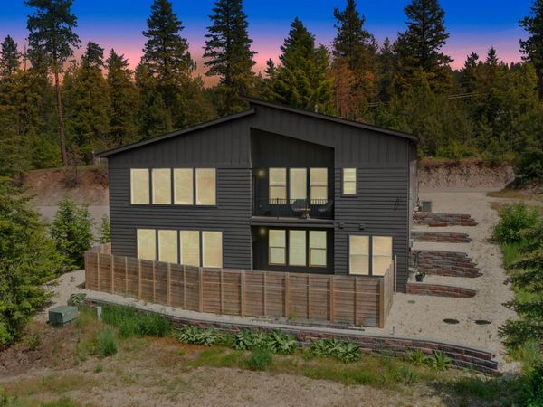39980 Lake Summit Dr, Loon Lake, WA 99148