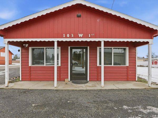 103 W 1st Ave, Deer Park, WA 99006