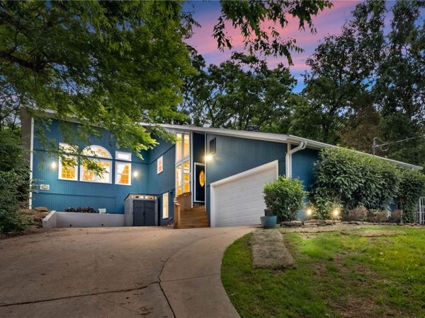 2482 N Jimmie Avenue, Fayetteville, AR 72703