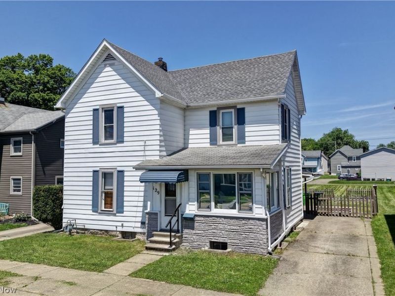 129 2nd Street SW, Strasburg, OH 44680 Photo 2