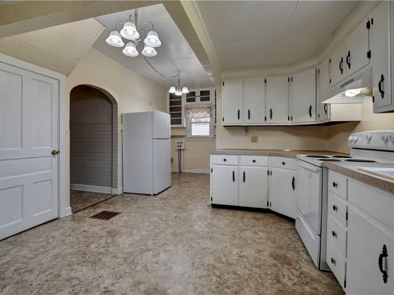 129 2nd Street SW, Strasburg, OH 44680 Photo 3
