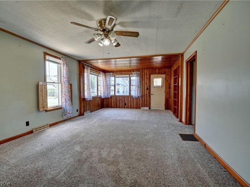 129 2nd Street SW, Strasburg, OH 44680 Photo 6