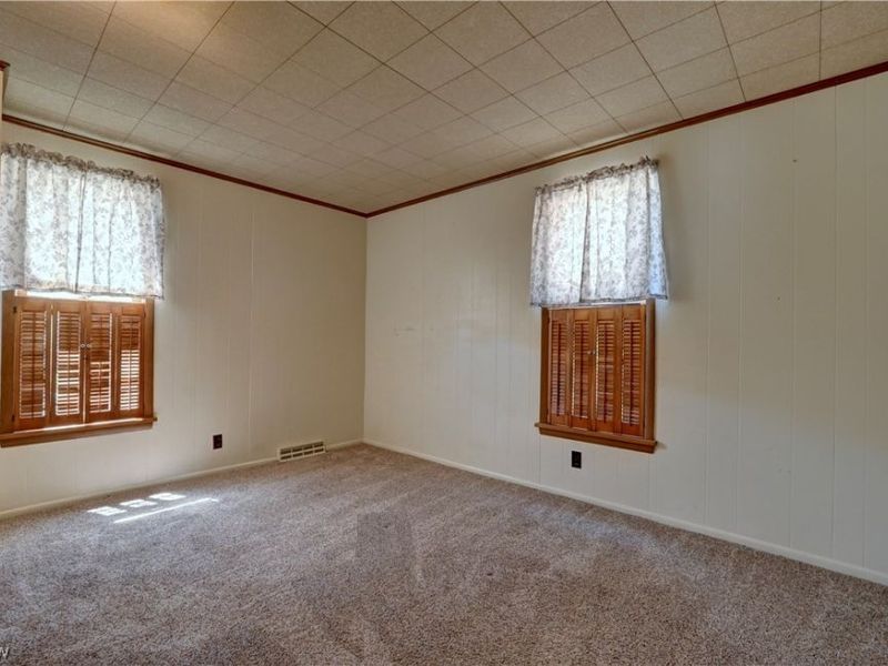 129 2nd Street SW, Strasburg, OH 44680 Photo 8