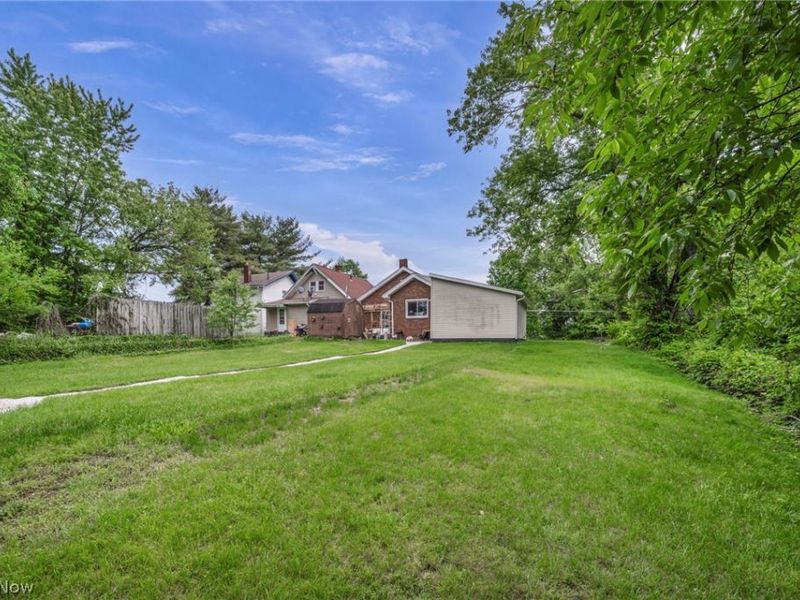 1915 4th Street NE, Canton, OH 44704 Photo 25
