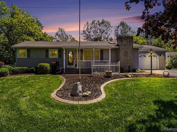 4023 S Genesee Road, Burton, MI 48439