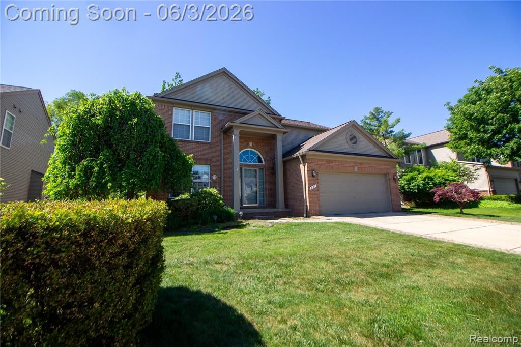 227 Biltmore Drive, Troy, MI 48084 Main Photo