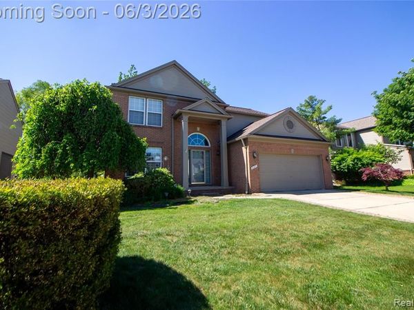 227 Biltmore Drive, Troy, MI 48084