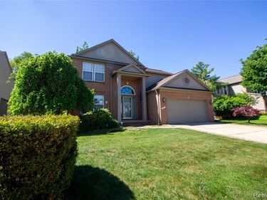 227 Biltmore Drive, Troy, MI 48084