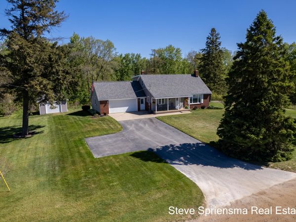 9861 Pierce Street, Zeeland, MI 49464