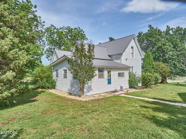 141 Pine St, Greenback, TN 37742