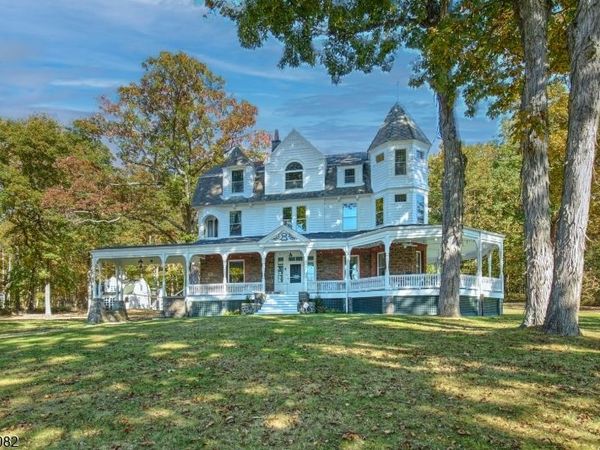 211 Mountainside Rd, Mendham, NJ 07945