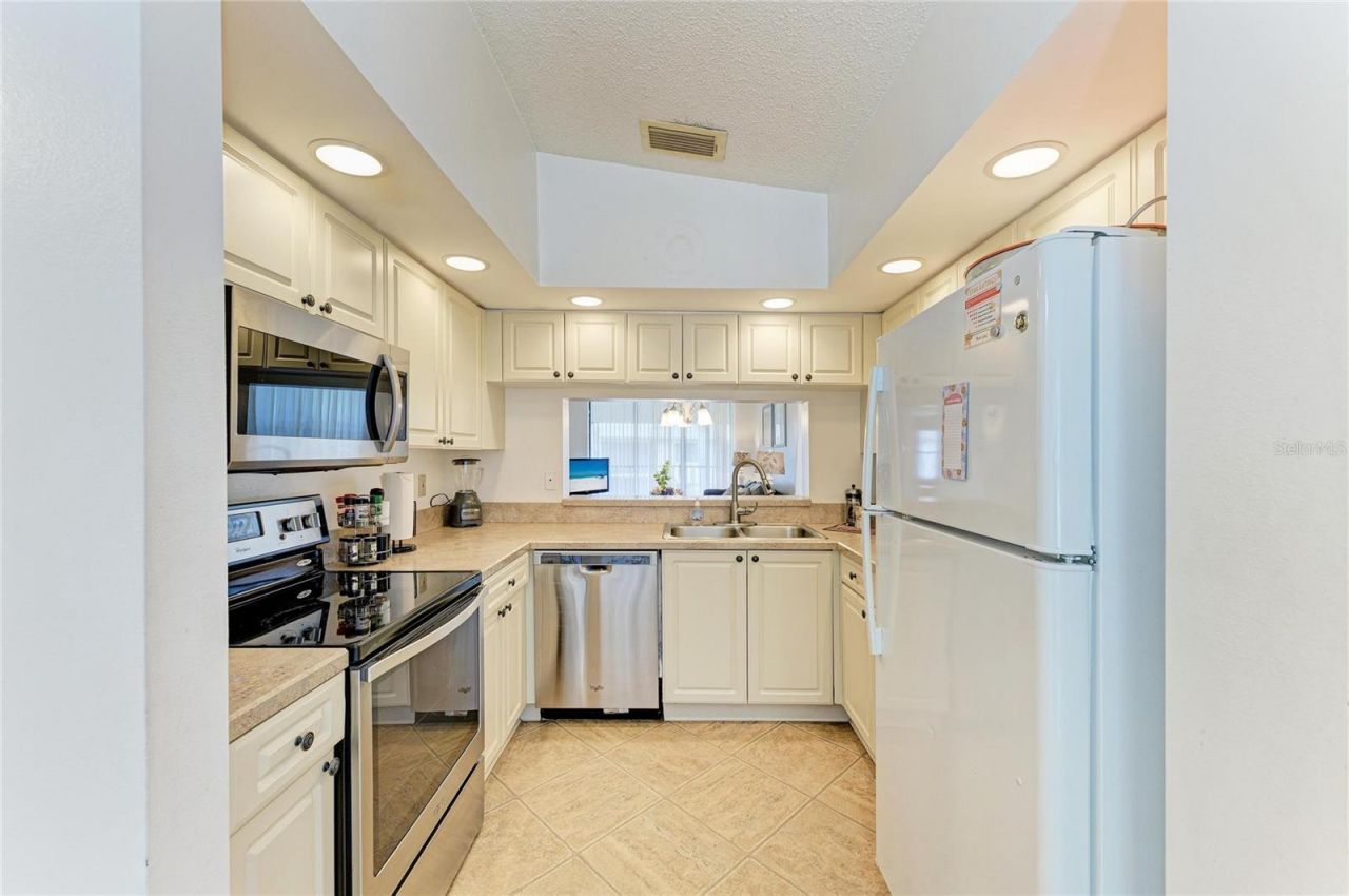4320 47th Avenue W, Unit 204, Bradenton, FL 34210 Photo