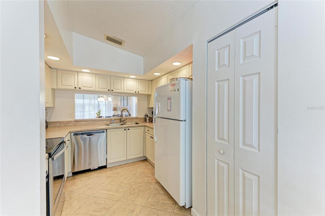 4320 47th Avenue W, Unit 204, Bradenton, FL 34210 Photo