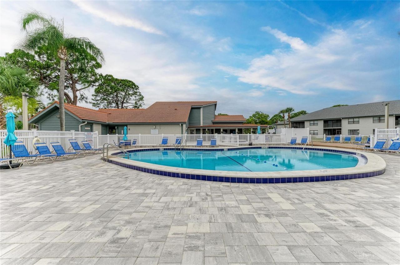 4320 47th Avenue W, Unit 204, Bradenton, FL 34210 Photo
