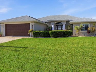 15738 APPLEWHITE CIRCLE , PORT CHARLOTTE, FL 33981