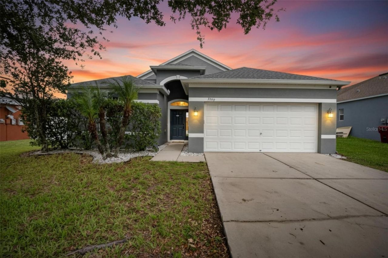 3702 Trapnell Grove Loop, Plant City, FL 33567 Main Photo