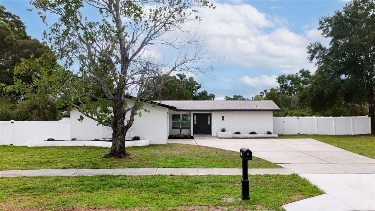 7811 47th Street N, Pinellas Park, FL 33781 Main Photo