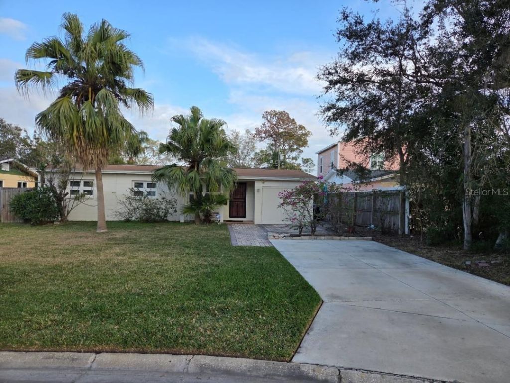 3919 Harrisburg Street Ne, Saint Petersburg, FL 33703 Main Photo