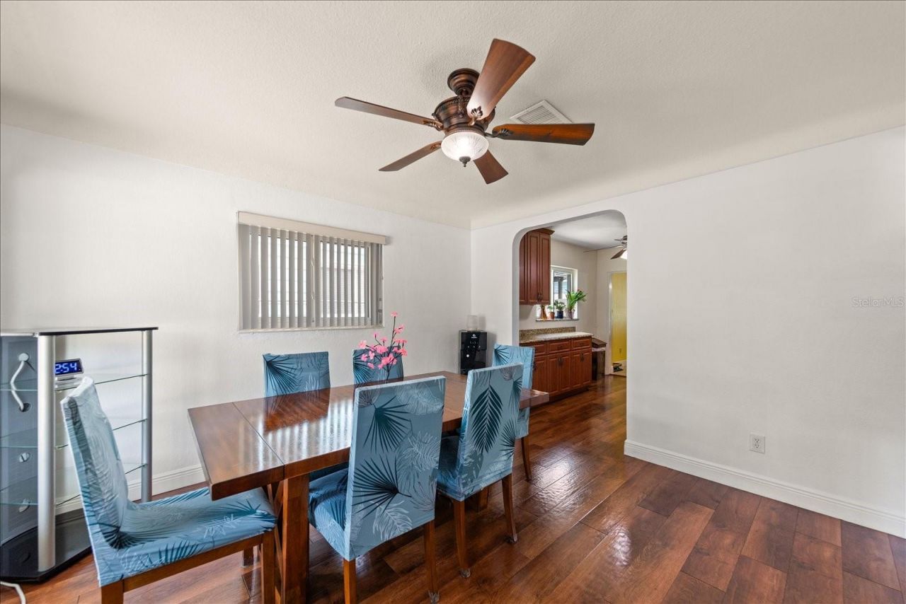 811 48th Avenue N, Saint Petersburg, FL 33703 Photo