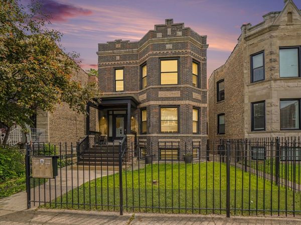 3237 W Cortez Street , Chicago, IL 60651