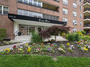 162-21 Powells Cove Boulevard , Unit 2R, Beechhurst, NY 11357