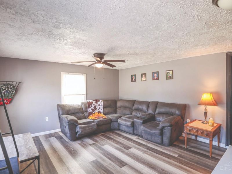 922 Melvin Lane, Franklin, OH 45005 Photo 3