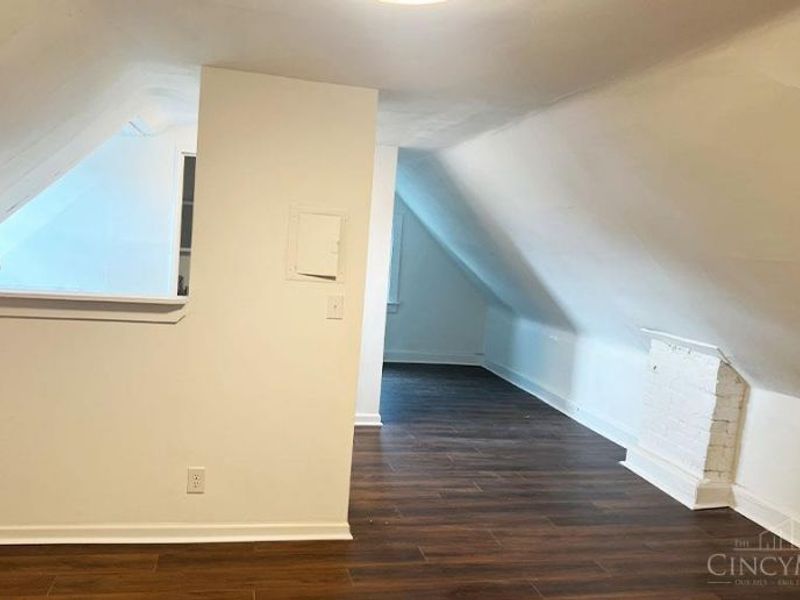 2309 W Clifton Avenue, Cincinnati, OH 45219 Photo 13
