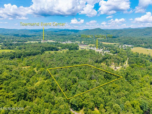 8246 Tennessee Hwy 73, Townsend, TN 37882