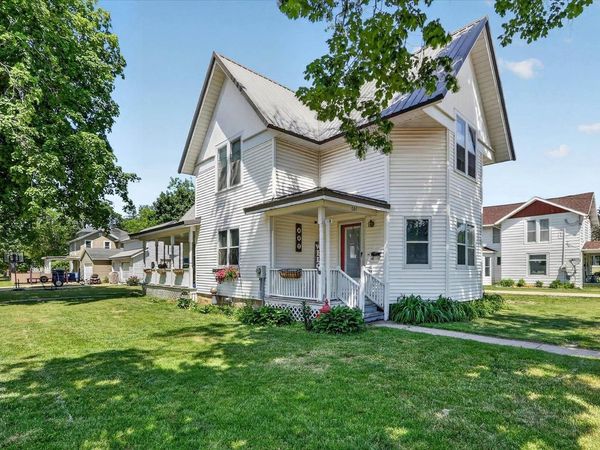 607 E 2nd Avenue, Brodhead, WI 53520