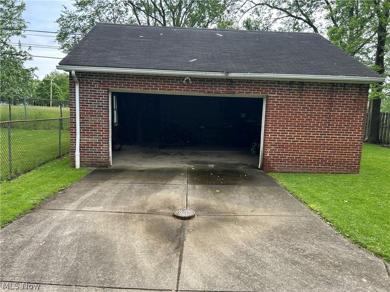 7359 Parma Park Boulevard, Parma, OH 44130 Photo 40