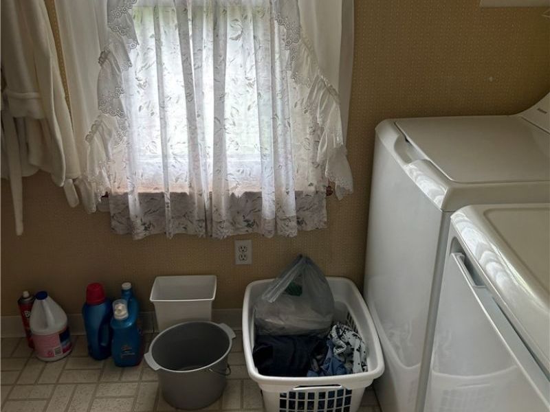7359 Parma Park Boulevard, Parma, OH 44130 Photo 5