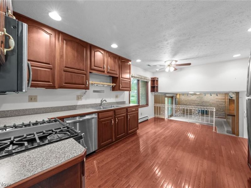 16385 Glendale Avenue , Strongsville, OH 44136 Photo 10