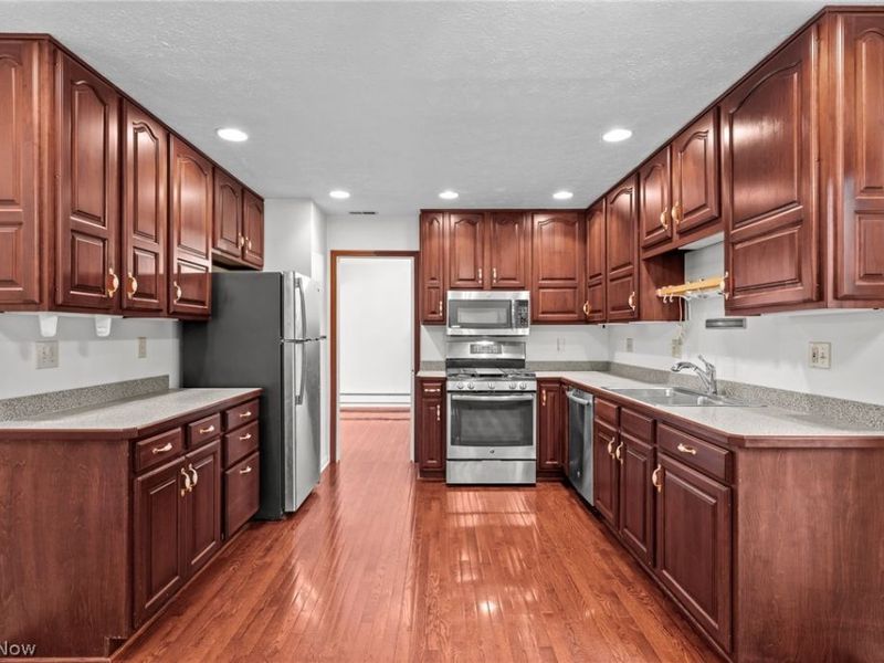 16385 Glendale Avenue , Strongsville, OH 44136 Photo 11