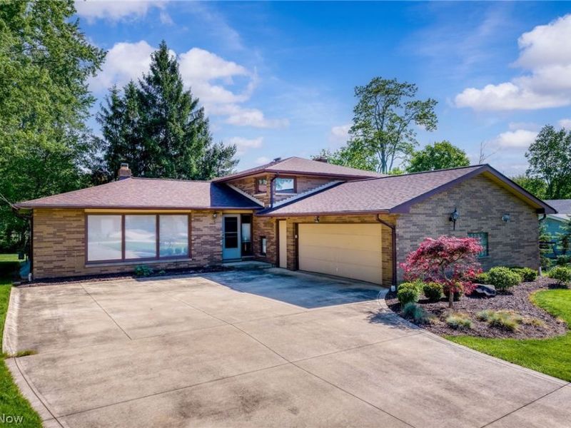 16385 Glendale Avenue , Strongsville, OH 44136 Photo 2