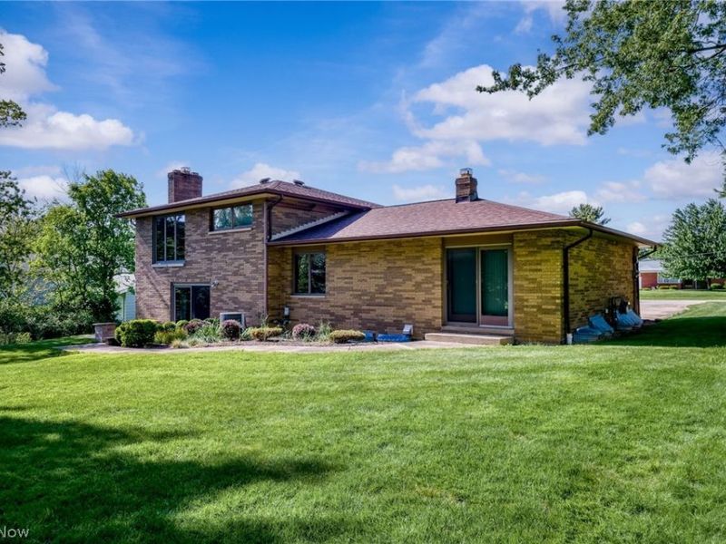 16385 Glendale Avenue , Strongsville, OH 44136 Photo 3