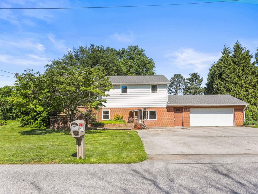 1734 Cemetery Road, York, PA 17408 Main Photo