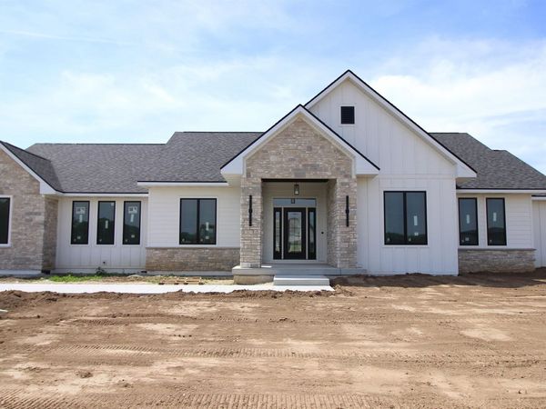 5143 N Brownwood Drive, Janesville, WI 53545